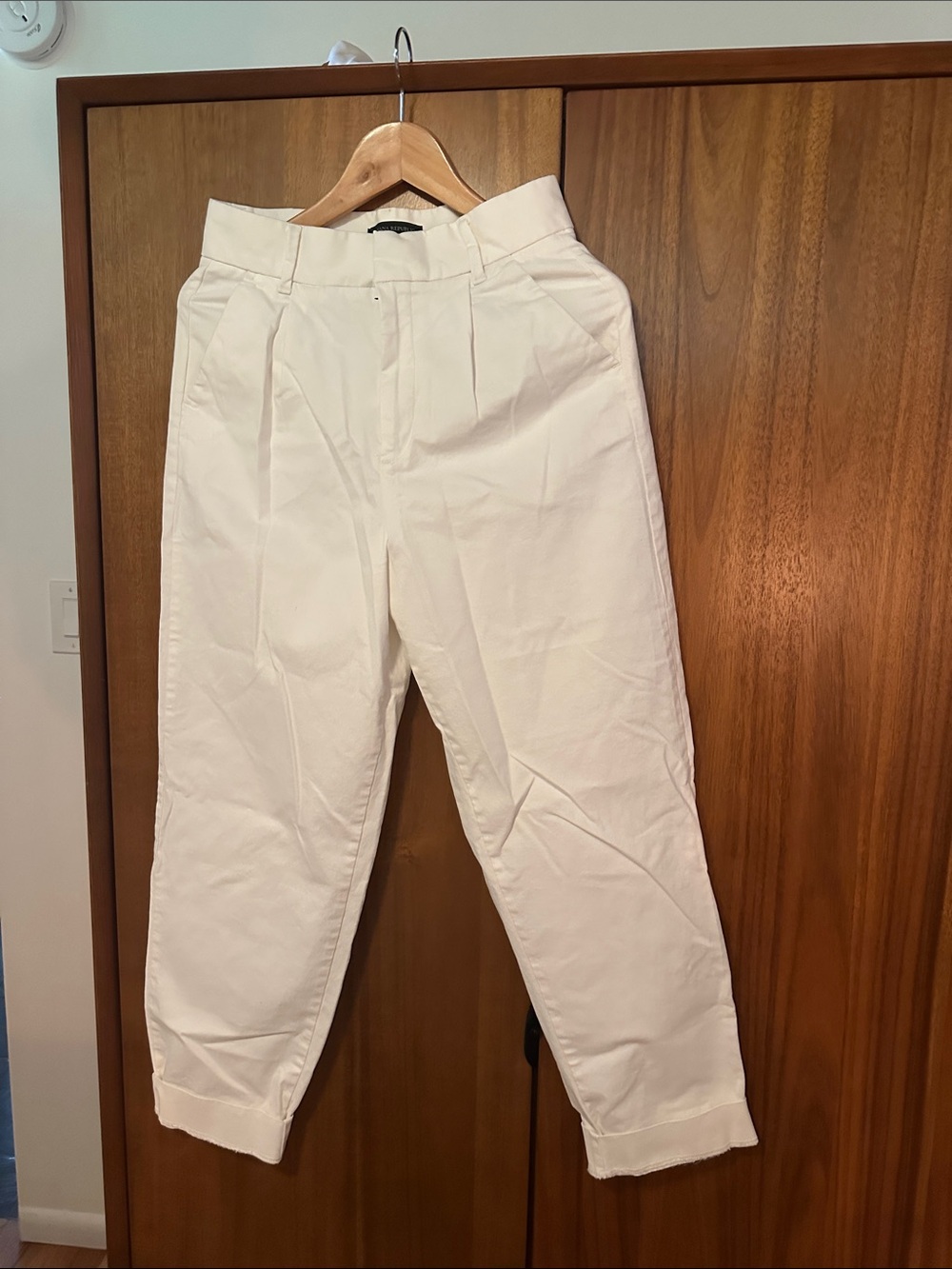 Women’s  White Pleated Cotton Pants